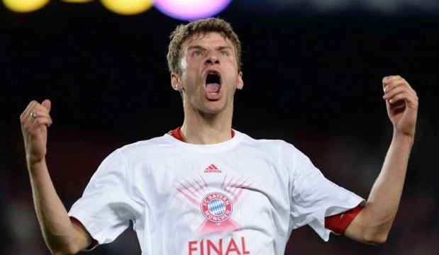 38岁梅西依旧掌控比赛，用瞬间决定胜负，展现非凡实力。（38岁的梅西仍主宰赛场，瞬间改写胜负，实力依旧惊艳）