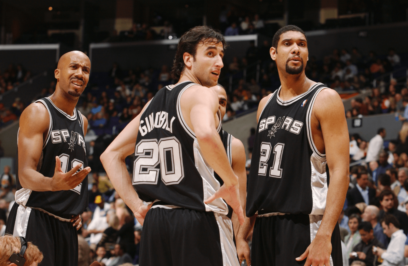 中国龙之队11周年球迷大会圆满举行 共赴山城之约（中国龙之队球迷大会11周年庆在山城圆满收官）