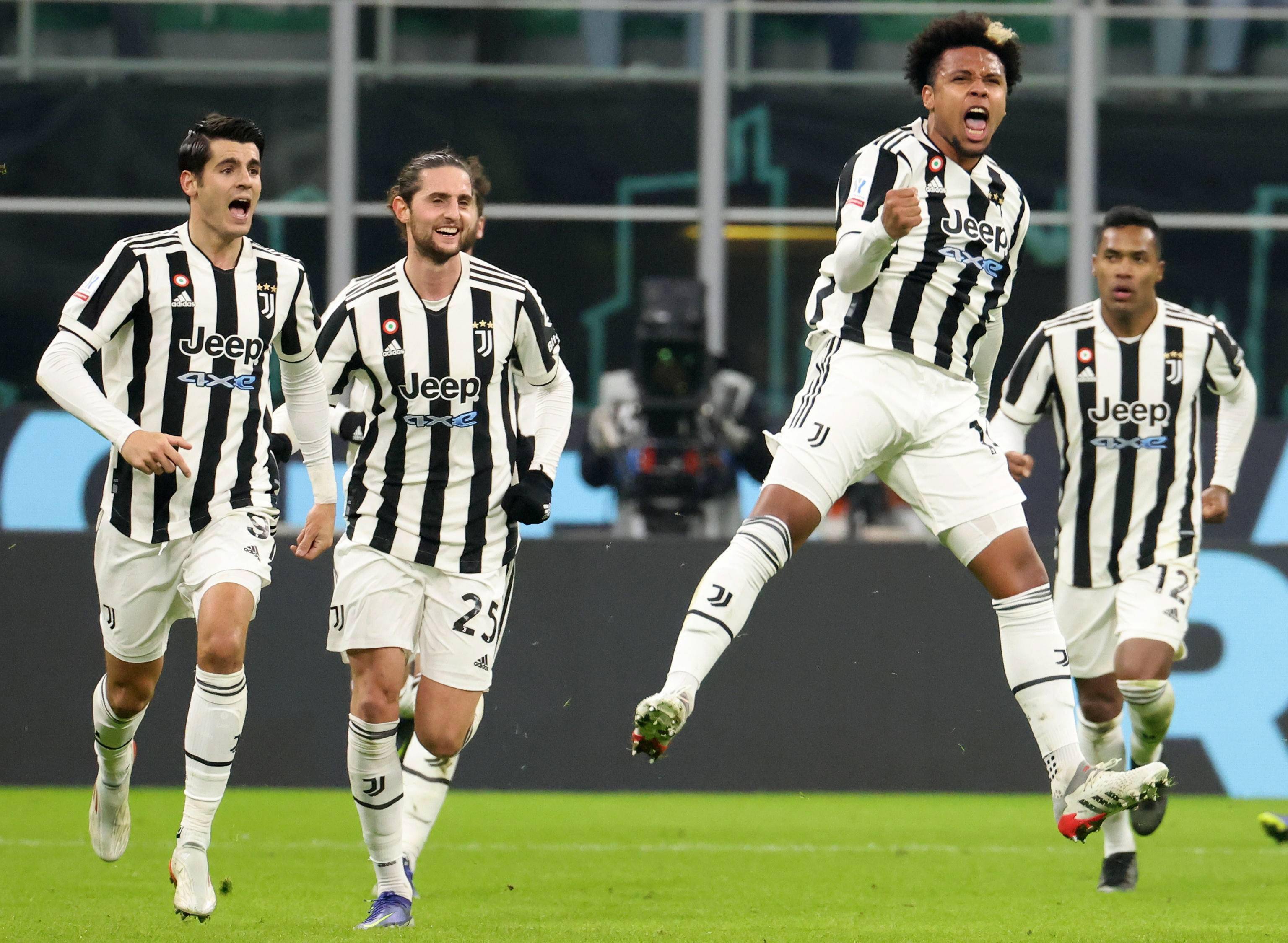 骑士对阵马刺内线狂轰80分，创下队史近29年纪录（骑士战马刺内线砍下80分，缔造球队近29年新纪录）