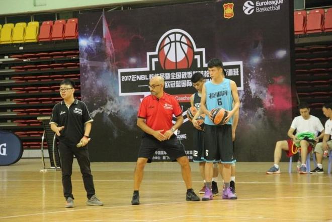 近15年谷歌每年搜索量最高球员：C罗10次断崖领先，梅西仅1次（过去15年谷歌年度最热球员：C罗10度领跑，梅西仅一次）