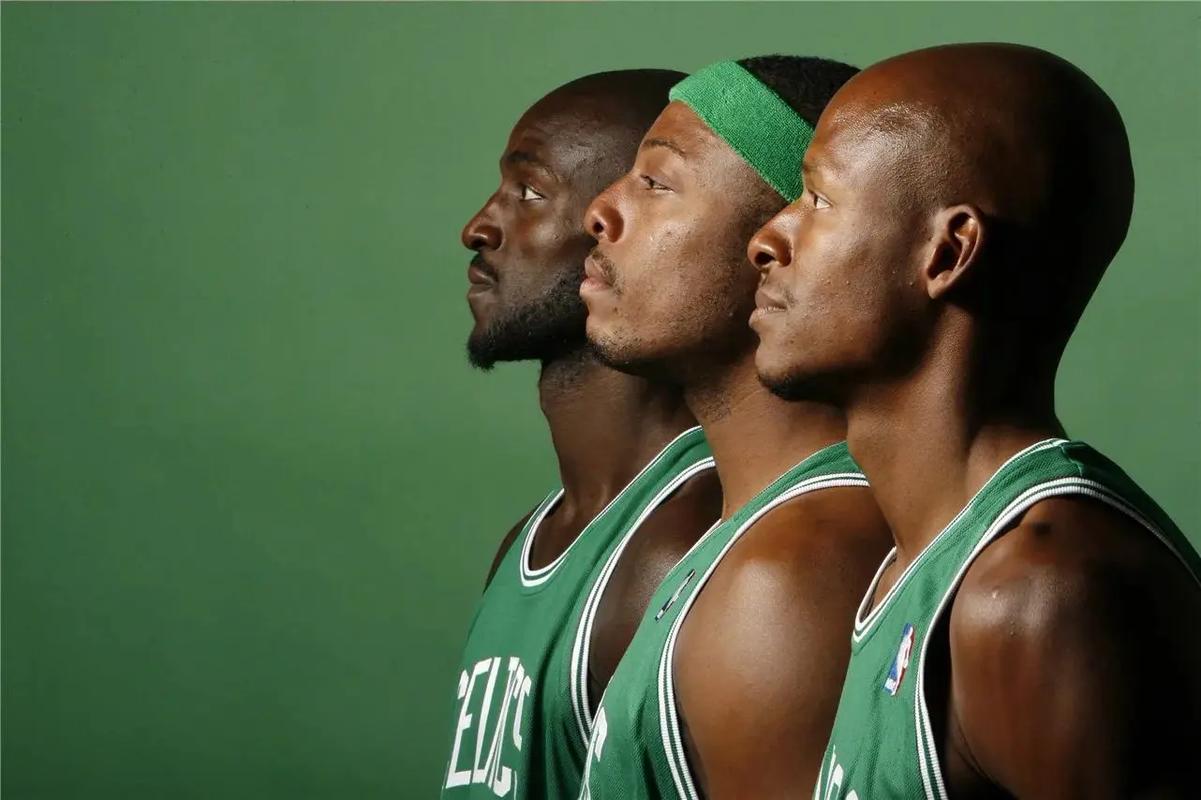 足球欧洲俱乐部频繁爆冷，球迷：本赛季太刺激（欧洲足坛冷门迭出，球迷直呼本季过瘾）