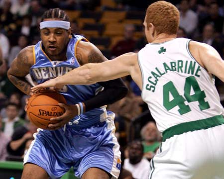 波神&杰伦·约翰逊半场联手31分，得分超全队一半（半场波神与杰伦·约翰逊合砍31分，占球队得分过半）