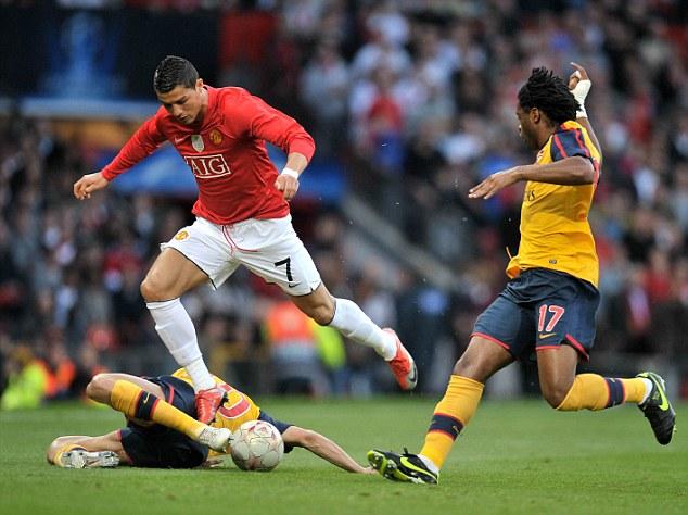 杜兰特：我完全可以一直出手，但主动传球会让队友建立信心（杜兰特：我能一直投，但主动分享球更能提升队友信心）