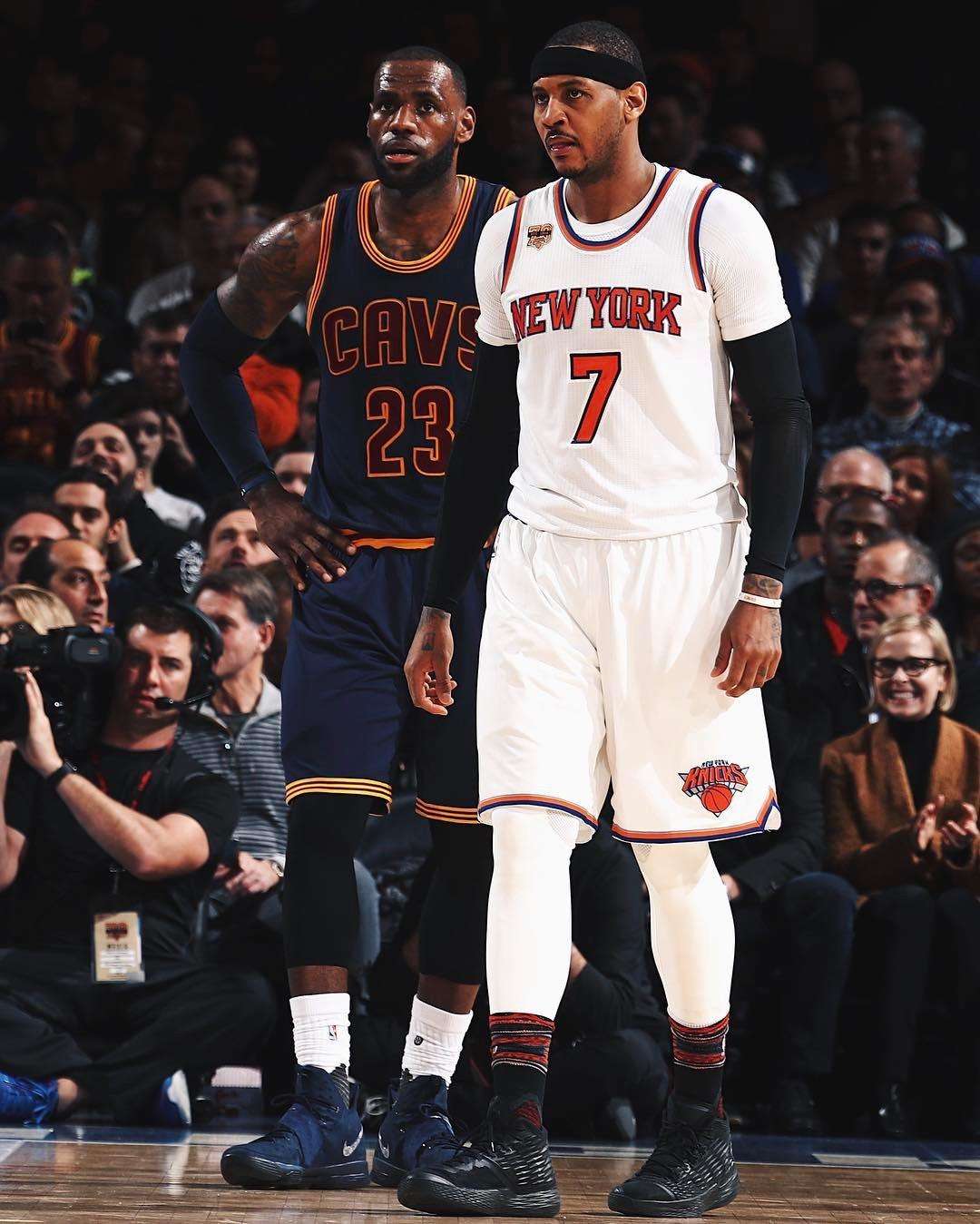 判决书：原北京人和球员陈某因多次受贿，判处有期徒刑一年半（法院判决：前北京人和球员陈某多次受贿，被判处有期徒刑一年六个月）